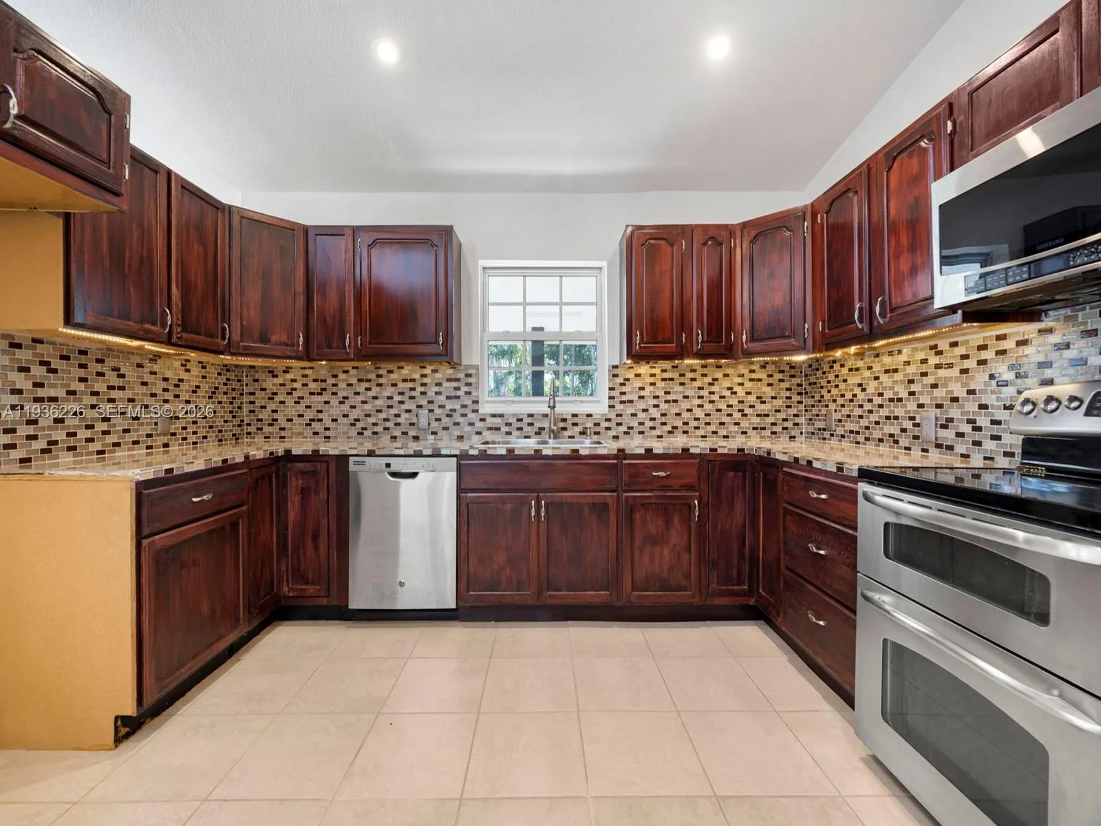 18901 Sw 59th St, Southwest Ranches, Florida 33332, Southwest Ranches, Florida 33332, 3 Bedrooms Bedrooms, ,2 BathroomsBathrooms,Residential,For Sale,18901 Sw 59th St, Southwest Ranches, Florida 33332,A11936226