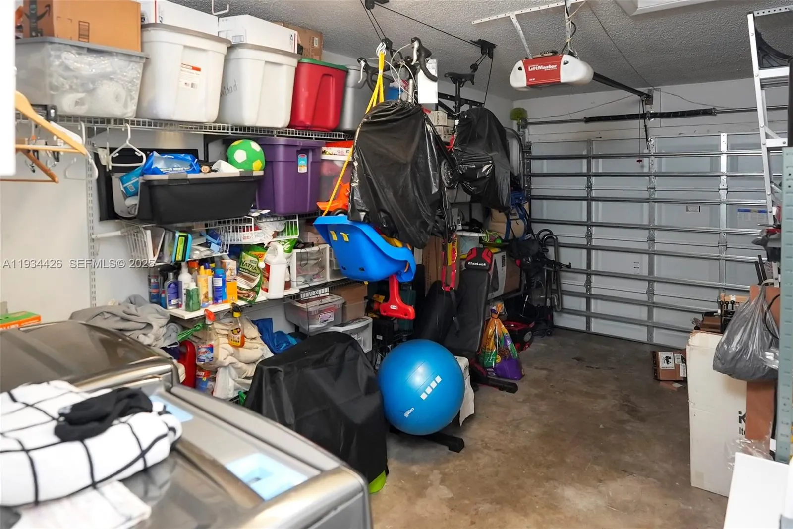 5763 Nw 97th Ct, Doral, Florida 33178, Doral, Florida 33178, 3 Bedrooms Bedrooms, ,2 BathroomsBathrooms,Residential,For Sale,5763 Nw 97th Ct, Doral, Florida 33178,A11934426