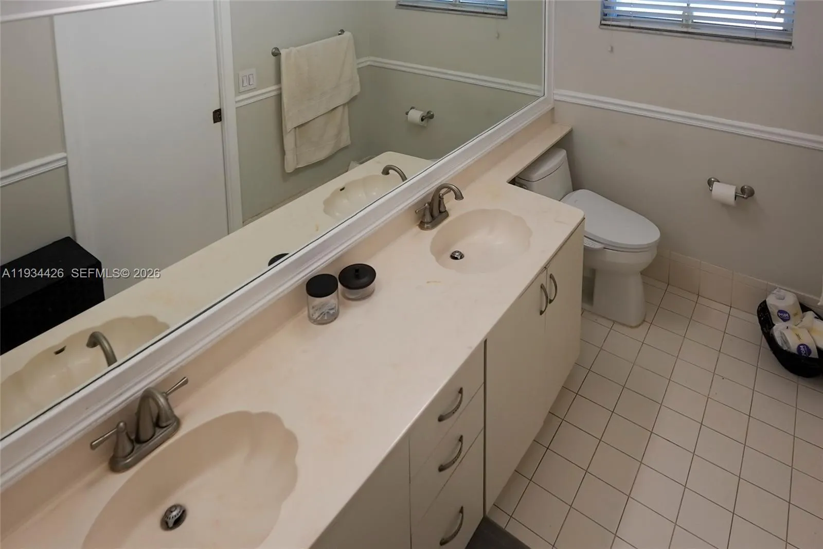 5763 Nw 97th Ct, Doral, Florida 33178, Doral, Florida 33178, 3 Bedrooms Bedrooms, ,2 BathroomsBathrooms,Residential,For Sale,5763 Nw 97th Ct, Doral, Florida 33178,A11934426