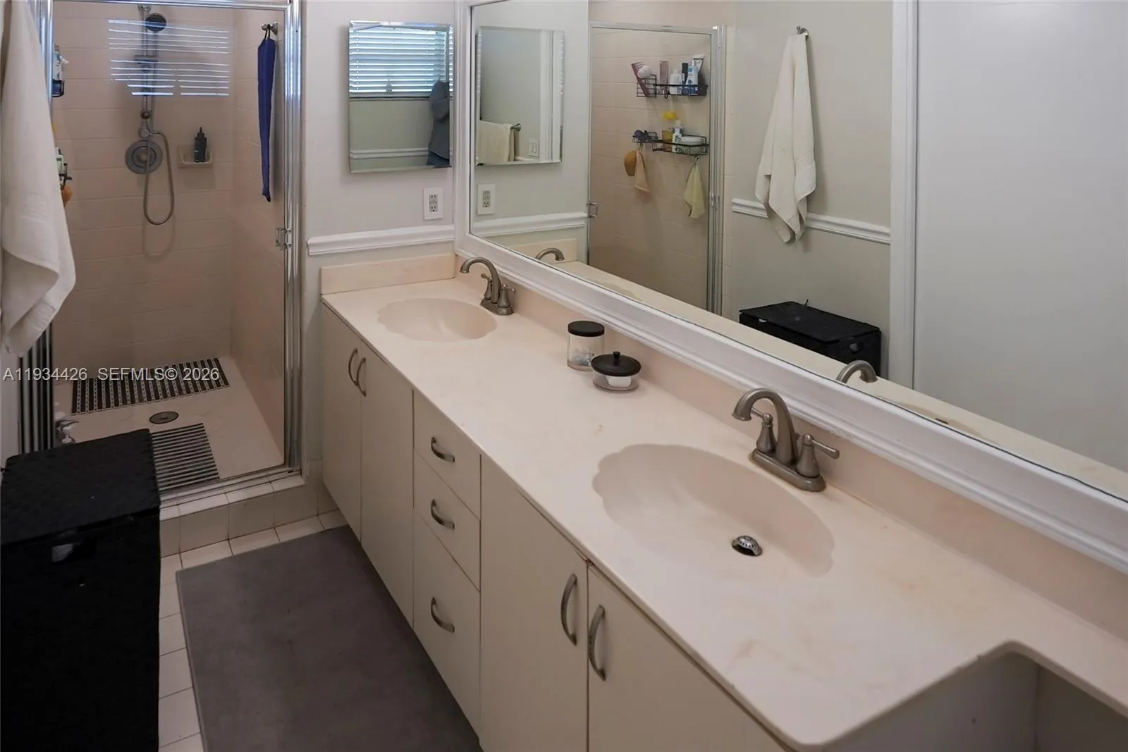 5763 Nw 97th Ct, Doral, Florida 33178, Doral, Florida 33178, 3 Bedrooms Bedrooms, ,2 BathroomsBathrooms,Residential,For Sale,5763 Nw 97th Ct, Doral, Florida 33178,A11934426