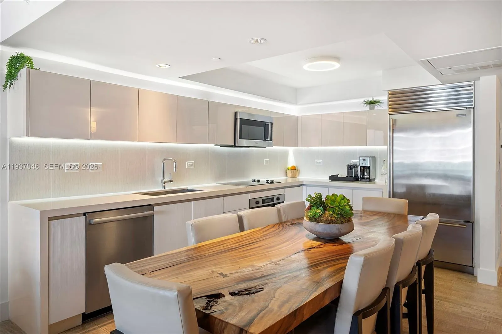 102 24th St 1207, Miami Beach, Florida 33139, Miami Beach, Florida 33139, 3 Bedrooms Bedrooms, ,3 BathroomsBathrooms,Residential Lease,For Rent,102 24th St 1207, Miami Beach, Florida 33139,A11937046