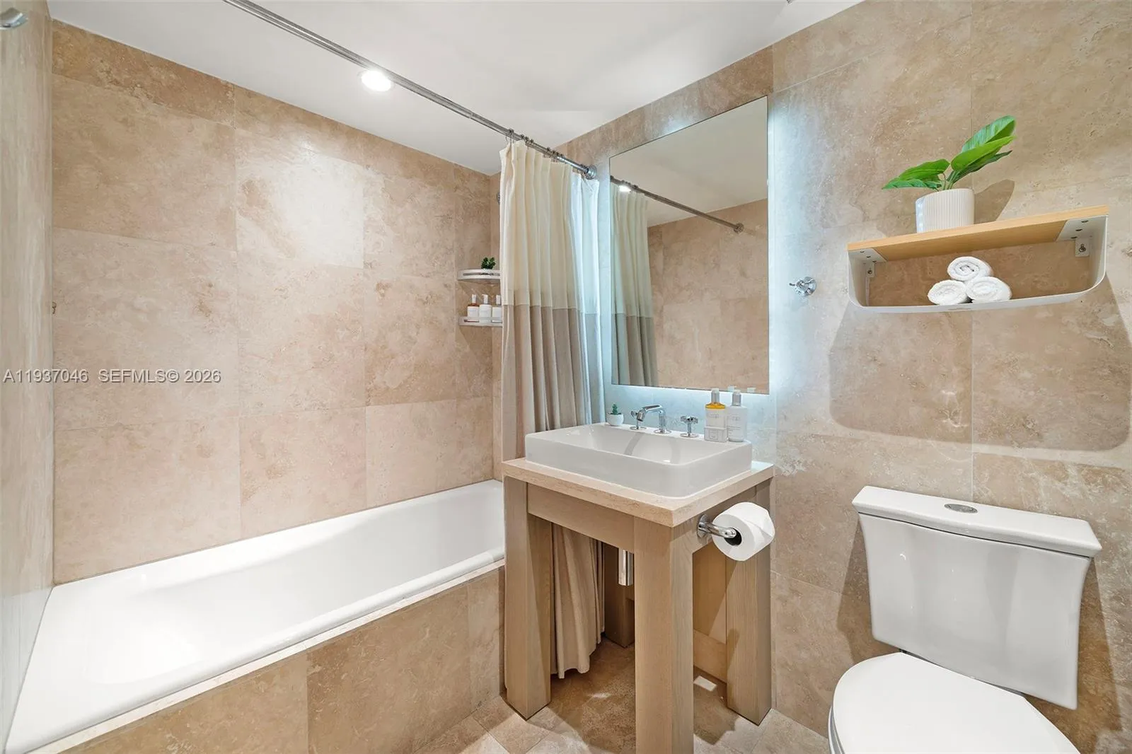 102 24th St 1207, Miami Beach, Florida 33139, Miami Beach, Florida 33139, 3 Bedrooms Bedrooms, ,3 BathroomsBathrooms,Residential Lease,For Rent,102 24th St 1207, Miami Beach, Florida 33139,A11937046