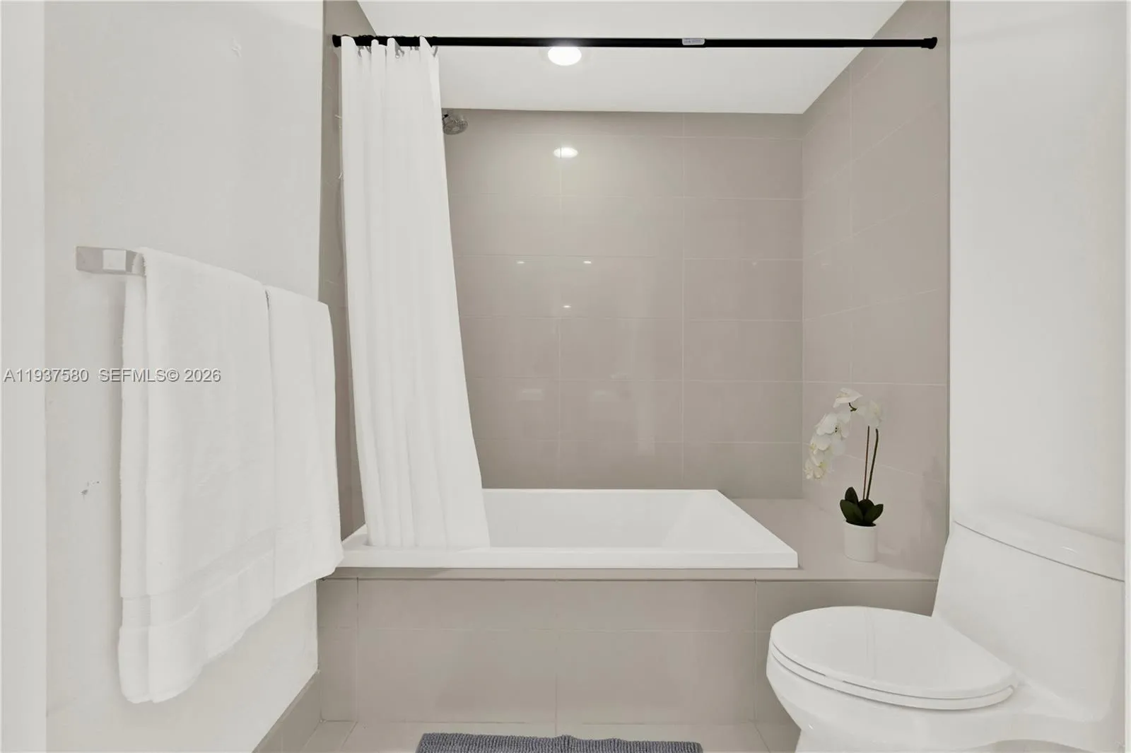 45 Sw 9th St 1609, Miami, Florida 33130, Miami, Florida 33130, 1 Bedroom Bedrooms, ,1 BathroomBathrooms,Residential,For Sale,45 Sw 9th St 1609, Miami, Florida 33130,A11937580