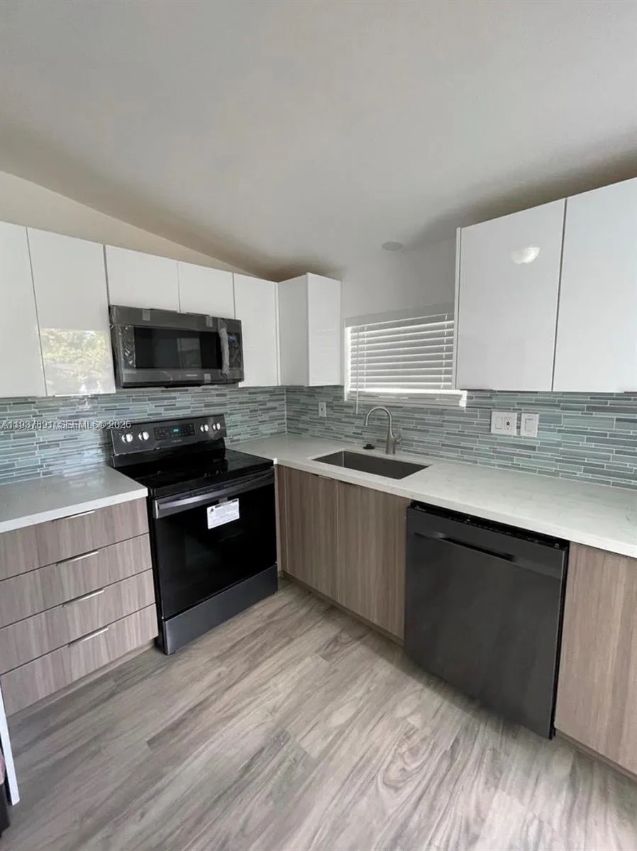 6671 Mckinley St, Hollywood, Florida 33024, Hollywood, Florida 33024, 4 Bedrooms Bedrooms, ,2 BathroomsBathrooms,Residential Lease,For Rent,6671 Mckinley St, Hollywood, Florida 33024,A11937891