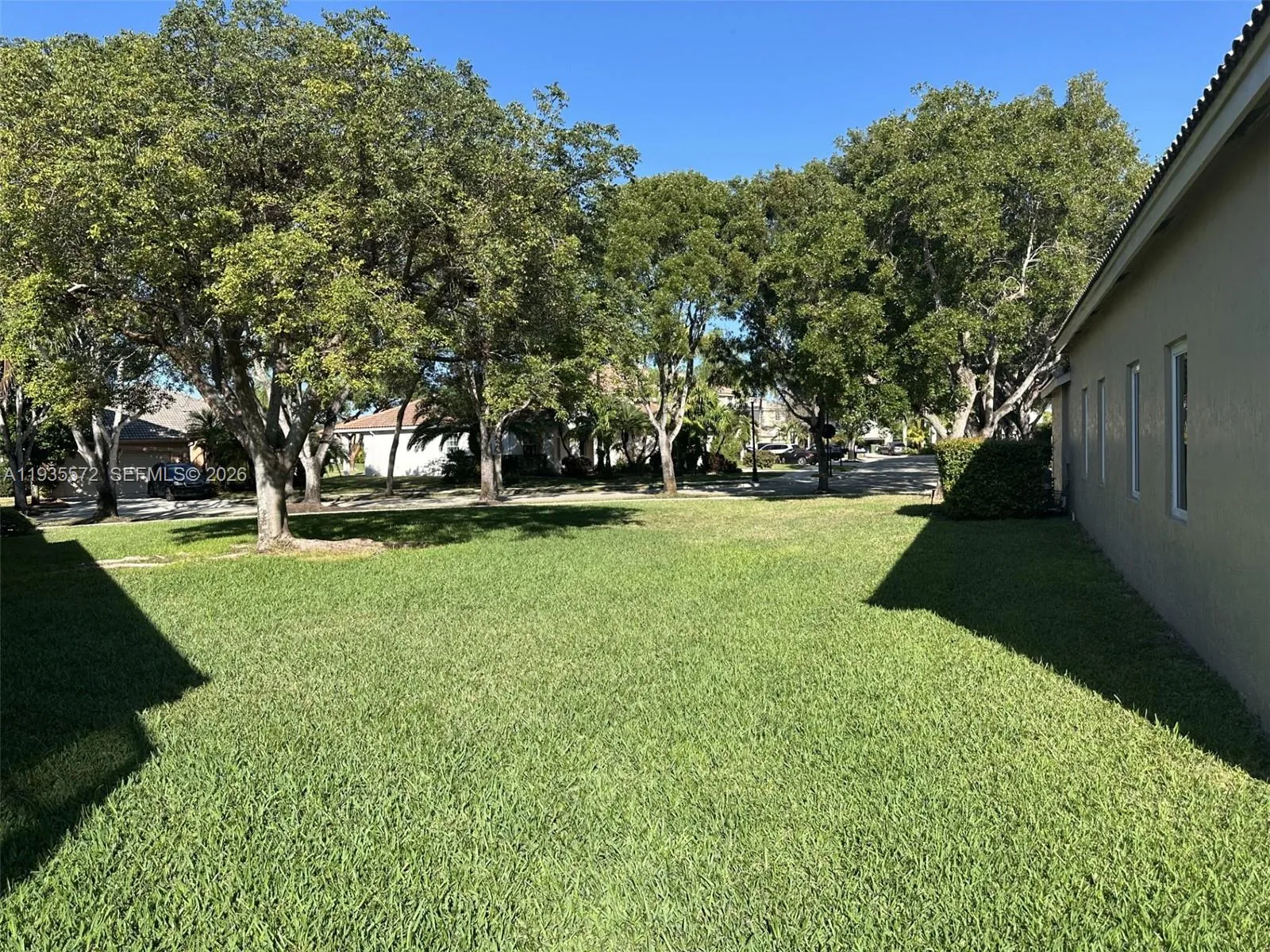 Weston, Florida 33331, 4 Bedrooms Bedrooms, ,2 BathroomsBathrooms,Residential,For Sale,A11935572