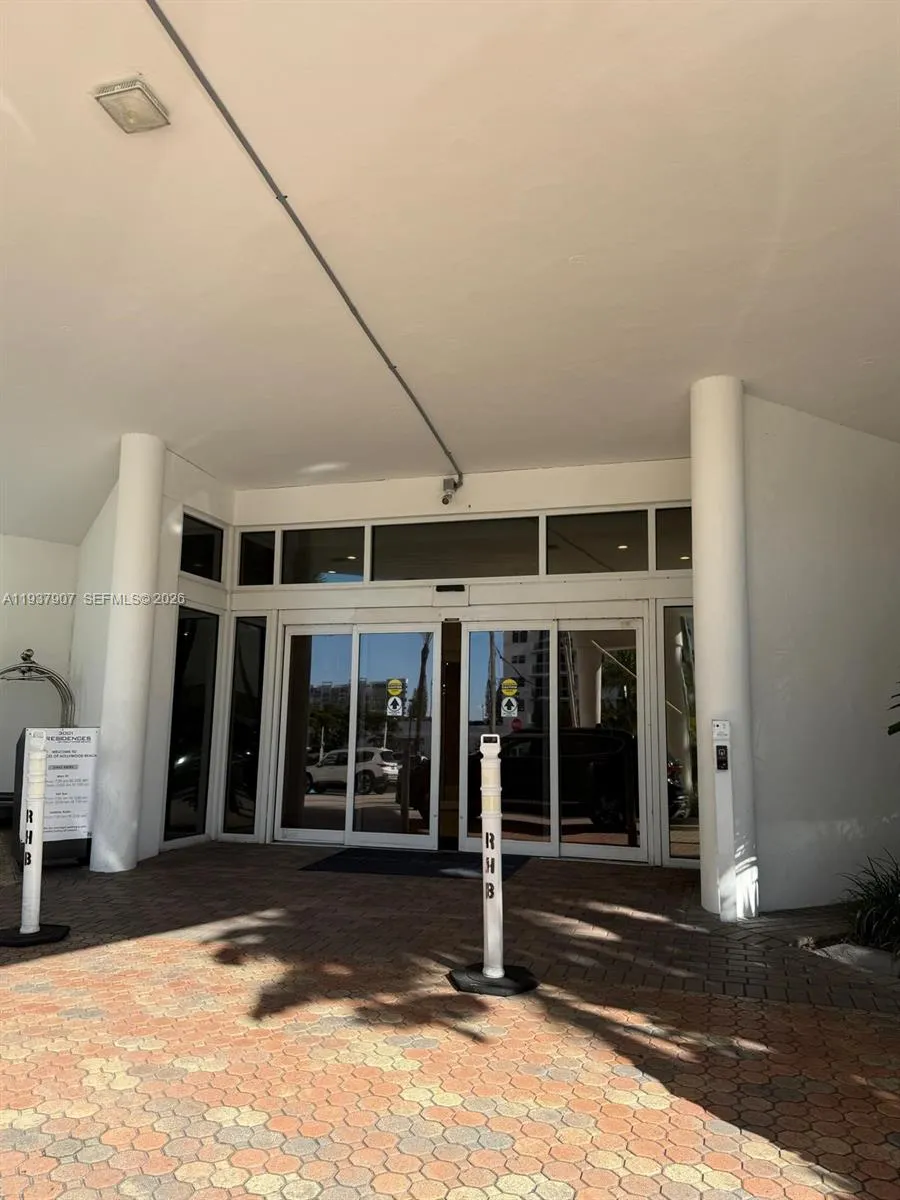 3001 S Ocean Dr 107, Hollywood, Florida 33019, Hollywood, Florida 33019, 1 Bedroom Bedrooms, ,1 BathroomBathrooms,Residential,For Sale,3001 S Ocean Dr 107, Hollywood, Florida 33019,A11937907