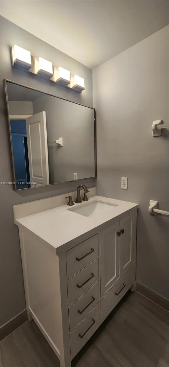 211 Mallory Ct 211, Weston, Florida 33326, Weston, Florida 33326, 2 Bedrooms Bedrooms, ,1 BathroomBathrooms,Residential Lease,For Rent,211 Mallory Ct 211, Weston, Florida 33326,A11934869