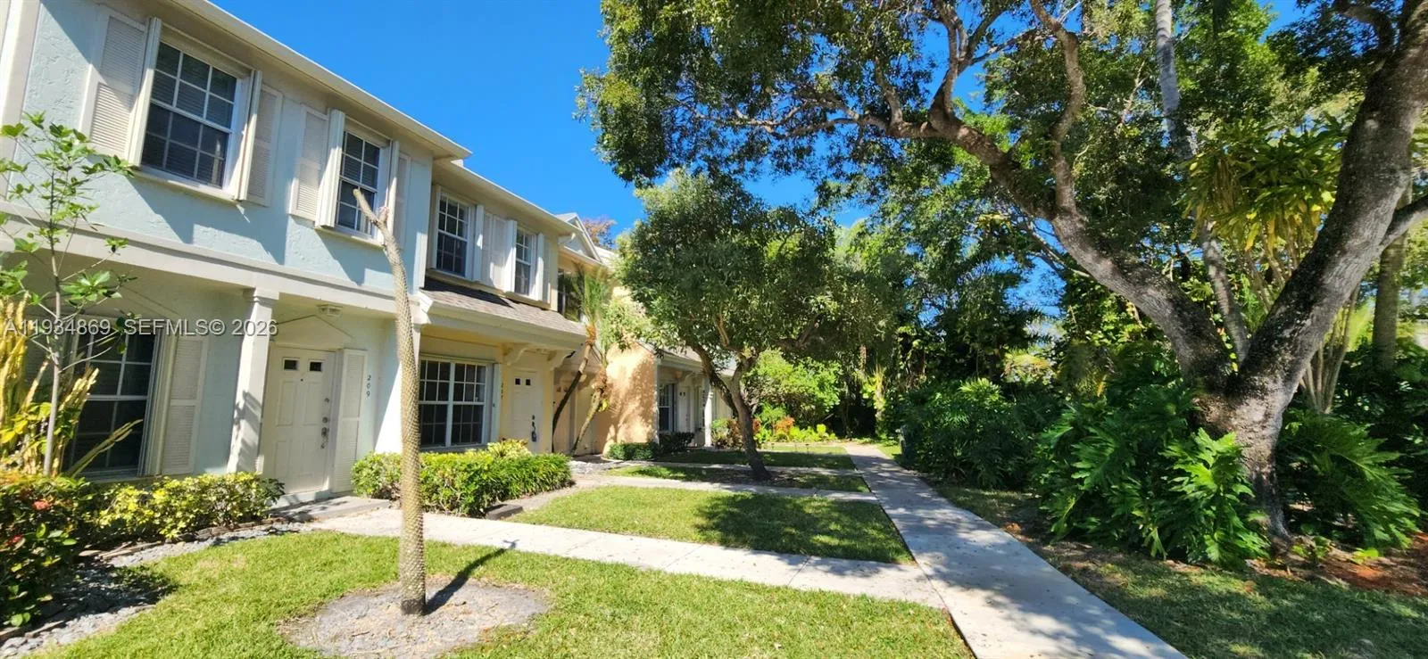 211 Mallory Ct 211, Weston, Florida 33326, Weston, Florida 33326, 2 Bedrooms Bedrooms, ,1 BathroomBathrooms,Residential Lease,For Rent,211 Mallory Ct 211, Weston, Florida 33326,A11934869
