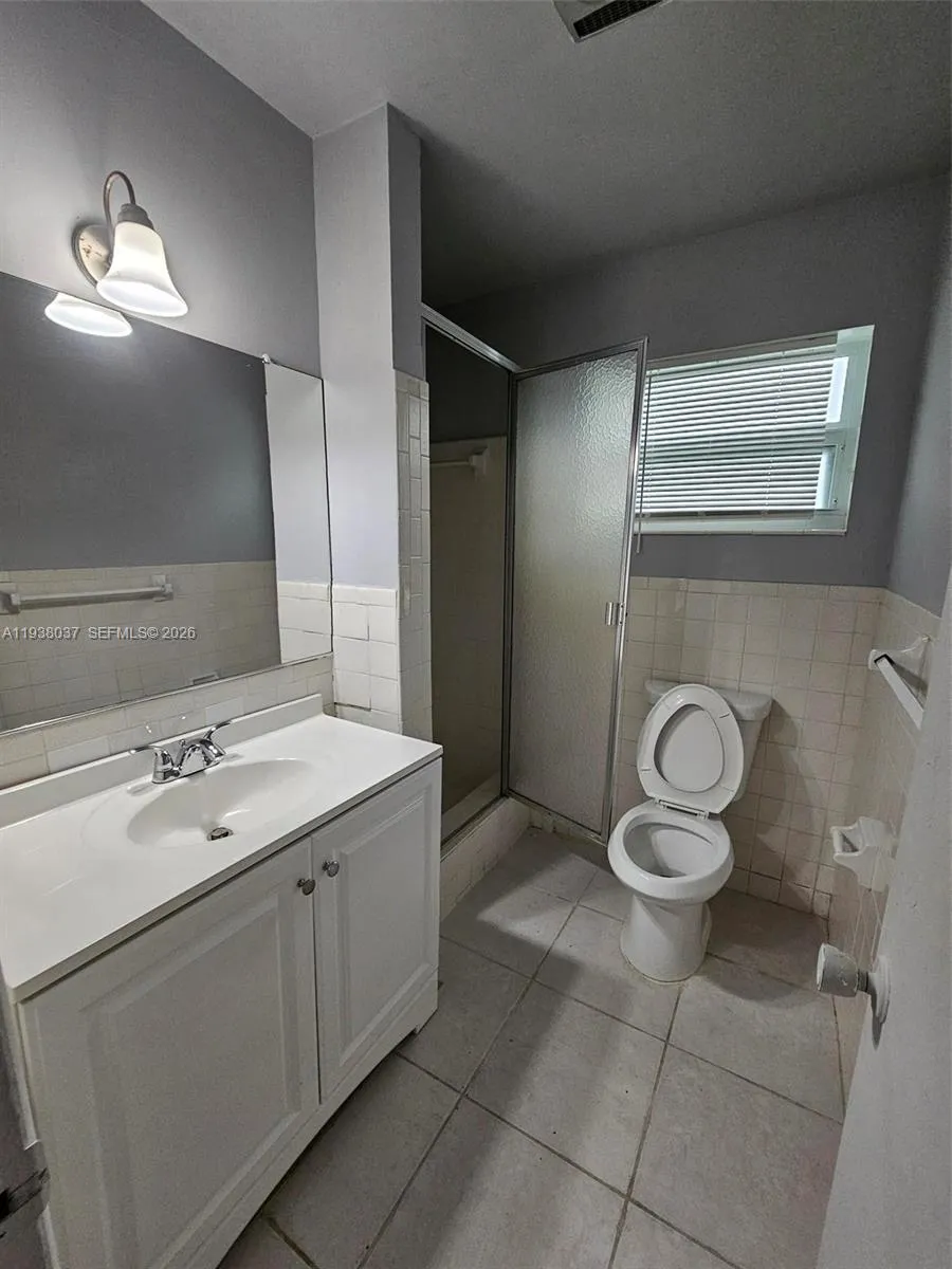 917 Sw 16th St 1-2, Fort Lauderdale, Florida 33315, Fort Lauderdale, Florida 33315, ,1 BathroomBathrooms,Residential Lease,For Rent,917 Sw 16th St 1-2, Fort Lauderdale, Florida 33315,A11938037