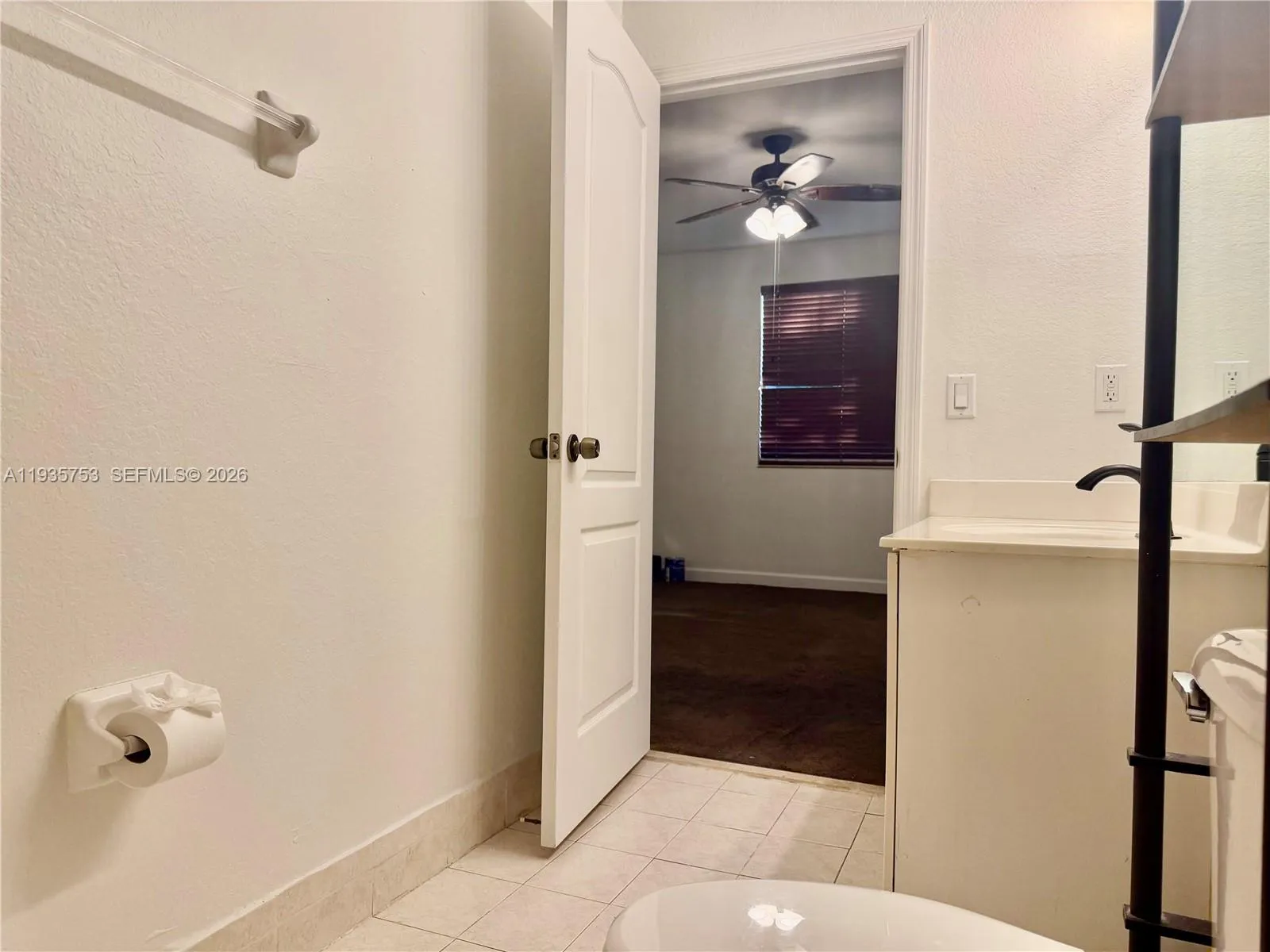 1692 Se 29th Ct 201, Homestead, Florida 33035, Homestead, Florida 33035, 3 Bedrooms Bedrooms, ,2 BathroomsBathrooms,Residential Lease,For Rent,1692 Se 29th Ct 201, Homestead, Florida 33035,A11935753
