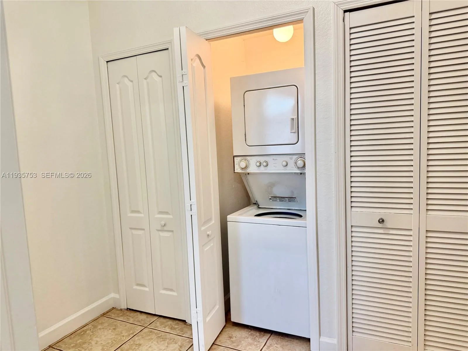 1692 Se 29th Ct 201, Homestead, Florida 33035, Homestead, Florida 33035, 3 Bedrooms Bedrooms, ,2 BathroomsBathrooms,Residential Lease,For Rent,1692 Se 29th Ct 201, Homestead, Florida 33035,A11935753