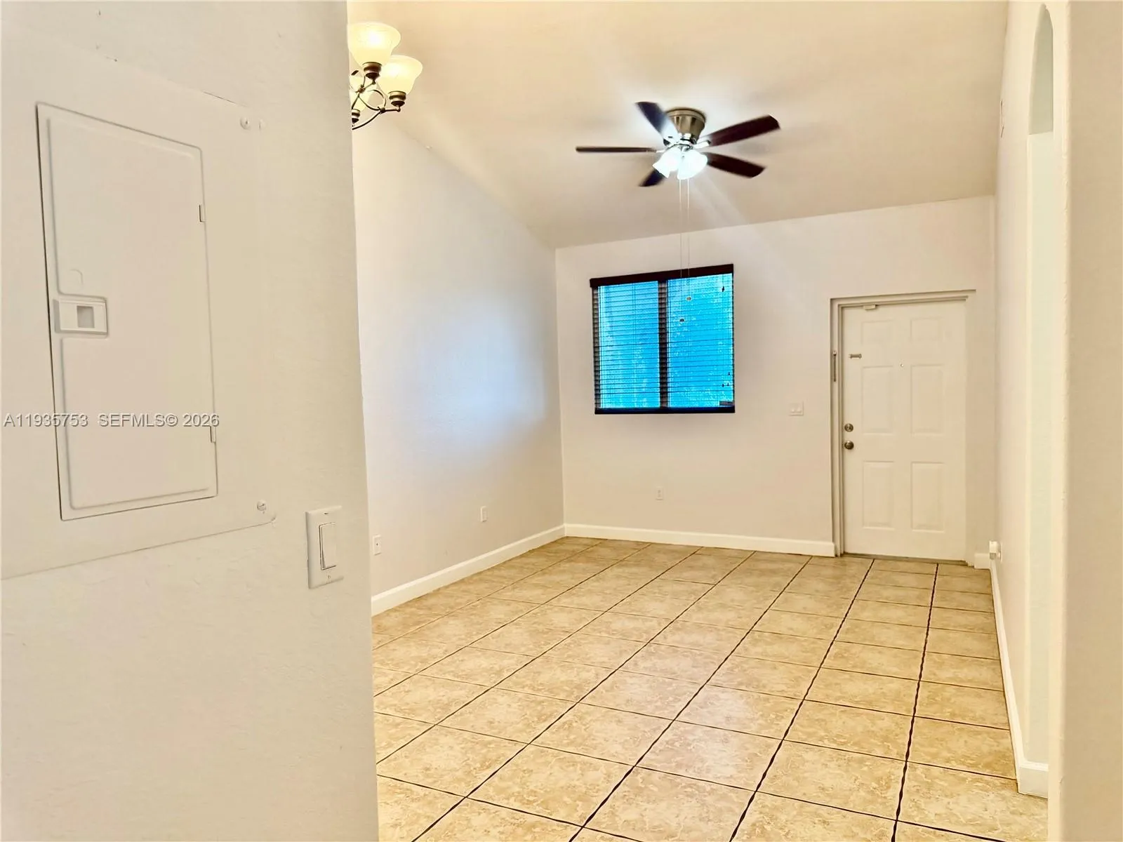 1692 Se 29th Ct 201, Homestead, Florida 33035, Homestead, Florida 33035, 3 Bedrooms Bedrooms, ,2 BathroomsBathrooms,Residential Lease,For Rent,1692 Se 29th Ct 201, Homestead, Florida 33035,A11935753