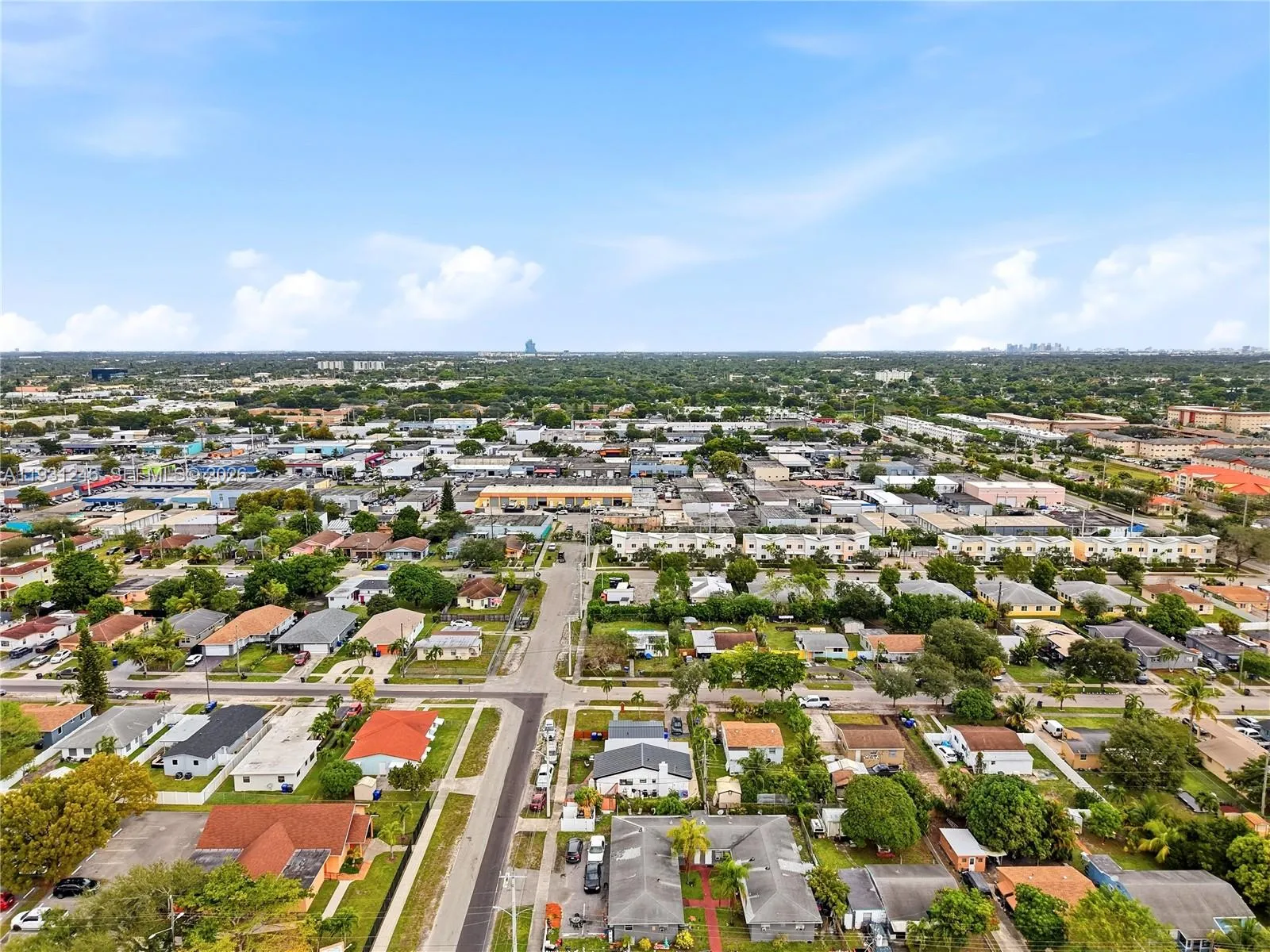 5666 Mayo St, Hollywood, Florida 33023, Hollywood, Florida 33023, ,Residential Income,For Sale,5666 Mayo St, Hollywood, Florida 33023,A11931246