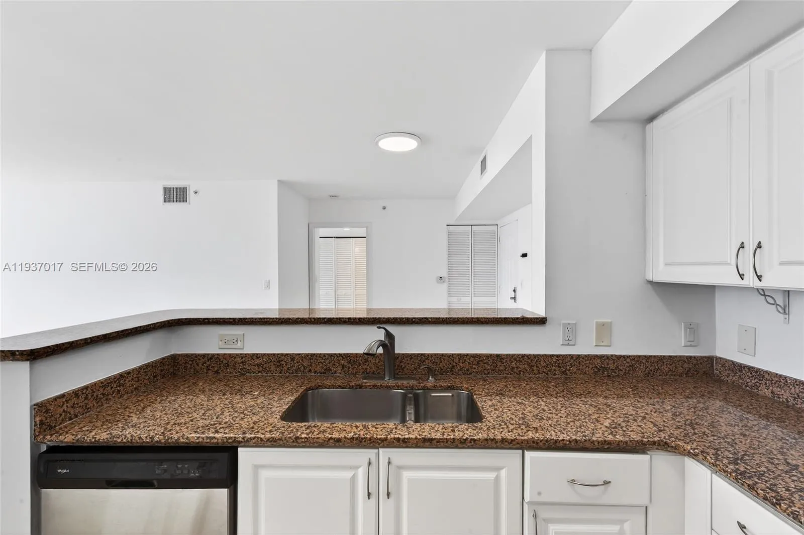 1155 Brickell Bay Dr 1903, Miami, Florida 33131, Miami, Florida 33131, 2 Bedrooms Bedrooms, ,2 BathroomsBathrooms,Residential,For Sale,1155 Brickell Bay Dr 1903, Miami, Florida 33131,A11937017