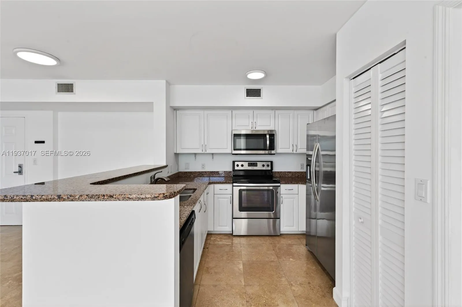 1155 Brickell Bay Dr 1903, Miami, Florida 33131, Miami, Florida 33131, 2 Bedrooms Bedrooms, ,2 BathroomsBathrooms,Residential,For Sale,1155 Brickell Bay Dr 1903, Miami, Florida 33131,A11937017