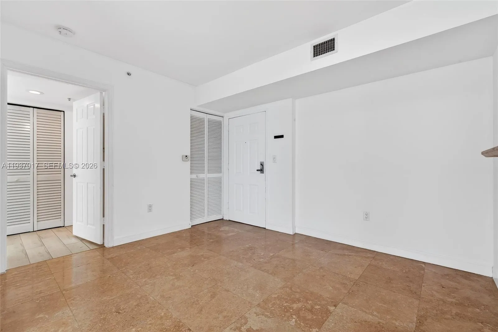1155 Brickell Bay Dr 1903, Miami, Florida 33131, Miami, Florida 33131, 2 Bedrooms Bedrooms, ,2 BathroomsBathrooms,Residential,For Sale,1155 Brickell Bay Dr 1903, Miami, Florida 33131,A11937017