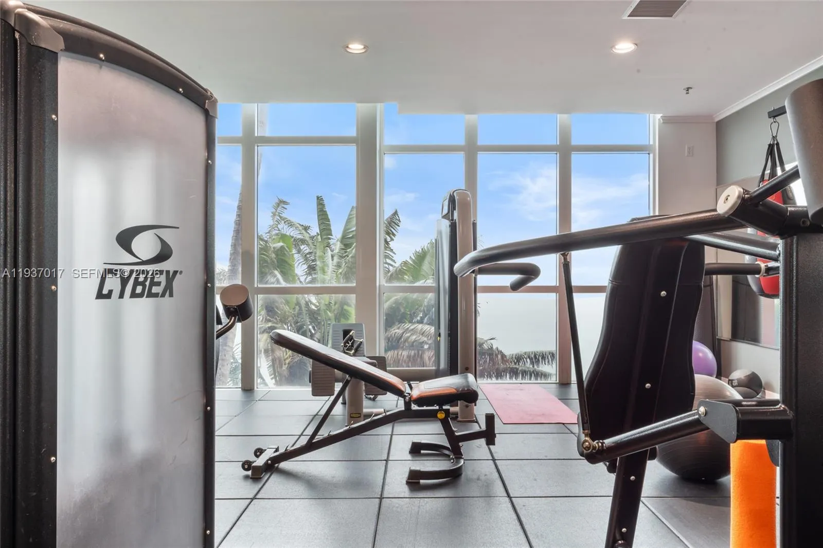 1155 Brickell Bay Dr 1903, Miami, Florida 33131, Miami, Florida 33131, 2 Bedrooms Bedrooms, ,2 BathroomsBathrooms,Residential,For Sale,1155 Brickell Bay Dr 1903, Miami, Florida 33131,A11937017
