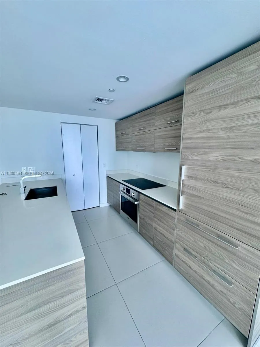 1300 S Miami Ave 1604, Miami, Florida 33130, Miami, Florida 33130, 1 Bedroom Bedrooms, ,1 BathroomBathrooms,Residential Lease,For Rent,1300 S Miami Ave 1604, Miami, Florida 33130,A11938454