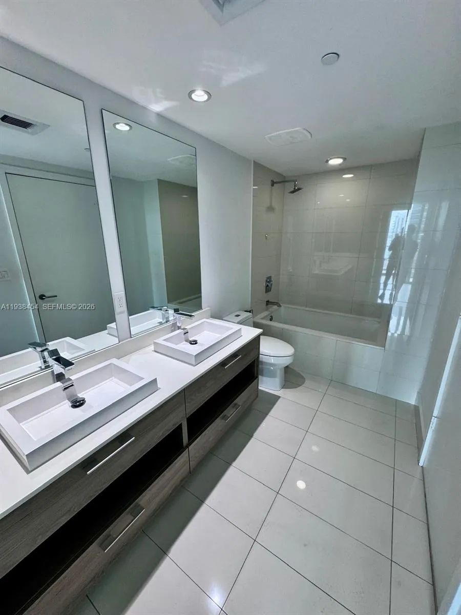 1300 S Miami Ave 1604, Miami, Florida 33130, Miami, Florida 33130, 1 Bedroom Bedrooms, ,1 BathroomBathrooms,Residential Lease,For Rent,1300 S Miami Ave 1604, Miami, Florida 33130,A11938454