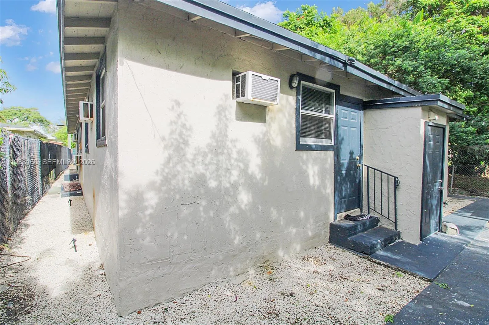 Back of property.  Clean back and sides.