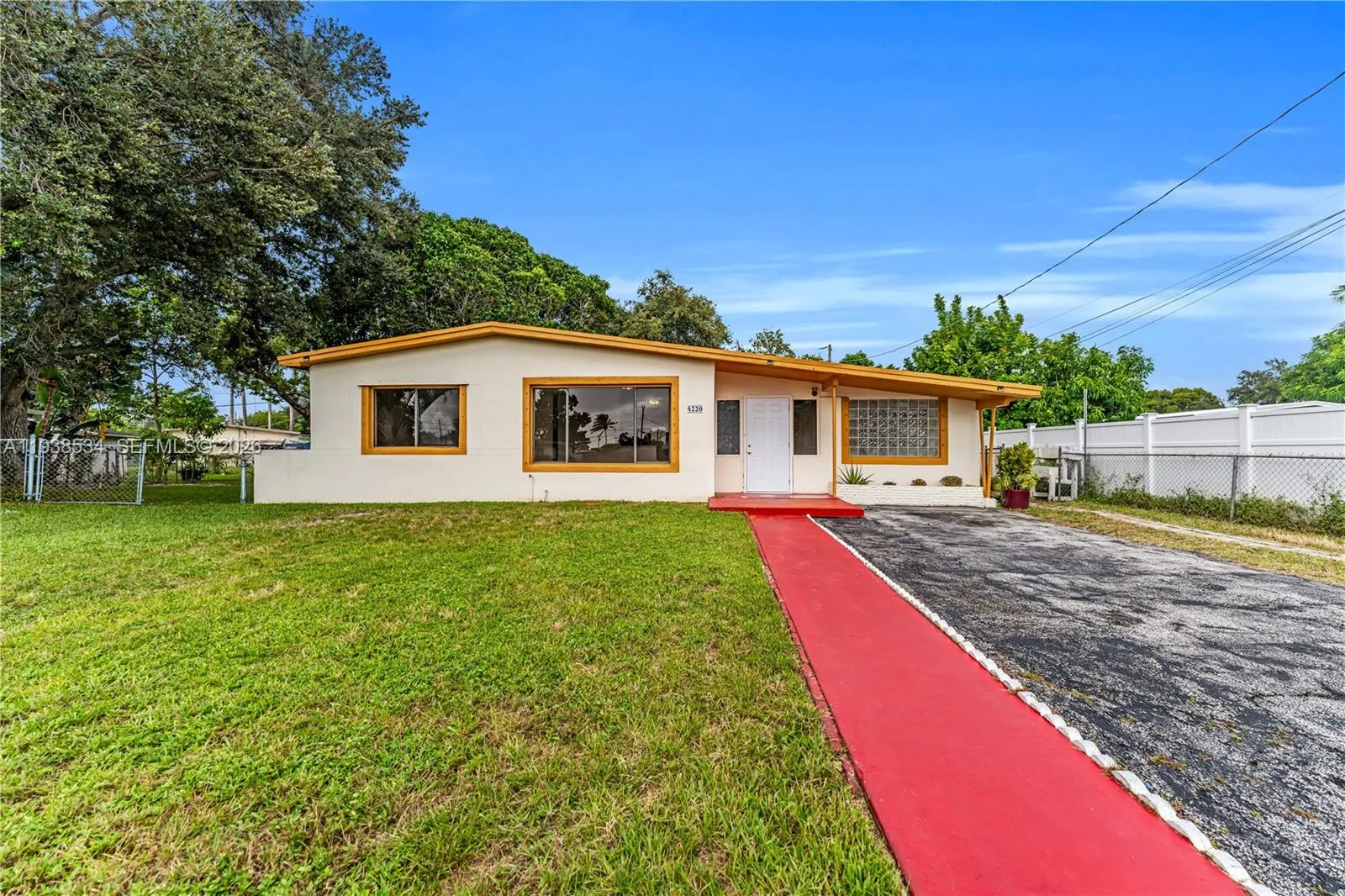 4220 Sw 36th St ., West Park, Florida 33023, West Park, Florida 33023, 3 Bedrooms Bedrooms, ,2 BathroomsBathrooms,Residential Lease,For Rent,4220 Sw 36th St ., West Park, Florida 33023,A11938534