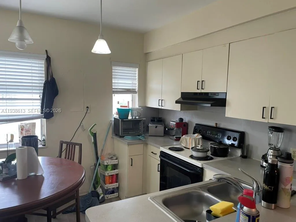 3741 Sw 27th Ter, Miami, Florida 33134, Miami, Florida 33134, ,Residential Income,For Sale,3741 Sw 27th Ter, Miami, Florida 33134,A11938613