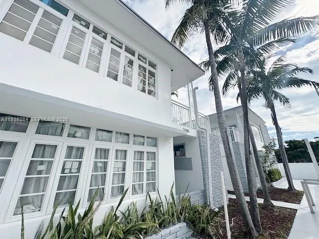 7445 Harding Ave 110, Miami Beach, Florida 33141, Miami Beach, Florida 33141, 1 Bedroom Bedrooms, ,1 BathroomBathrooms,Residential Lease,For Rent,7445 Harding Ave 110, Miami Beach, Florida 33141,A11938284