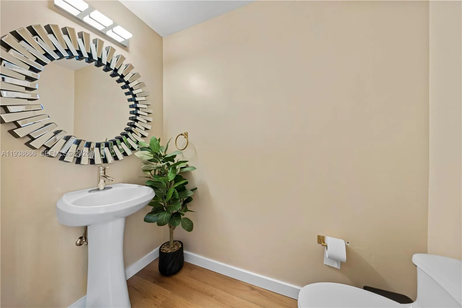 60 Sw 13th St 2422, Miami, Florida 33130, Miami, Florida 33130, 1 Bedroom Bedrooms, ,1 BathroomBathrooms,Residential,For Sale,60 Sw 13th St 2422, Miami, Florida 33130,A11938666