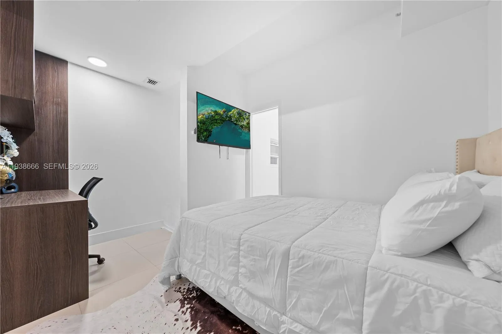 60 Sw 13th St 2422, Miami, Florida 33130, Miami, Florida 33130, 1 Bedroom Bedrooms, ,1 BathroomBathrooms,Residential,For Sale,60 Sw 13th St 2422, Miami, Florida 33130,A11938666