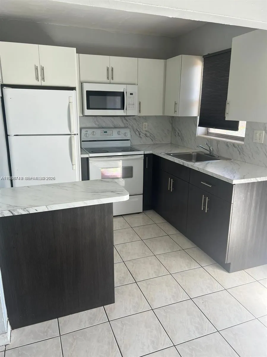 7505 Sw 82nd St 314, Miami, Florida 33143, Miami, Florida 33143, 2 Bedrooms Bedrooms, ,1 BathroomBathrooms,Residential,For Sale,7505 Sw 82nd St 314, Miami, Florida 33143,A11938749