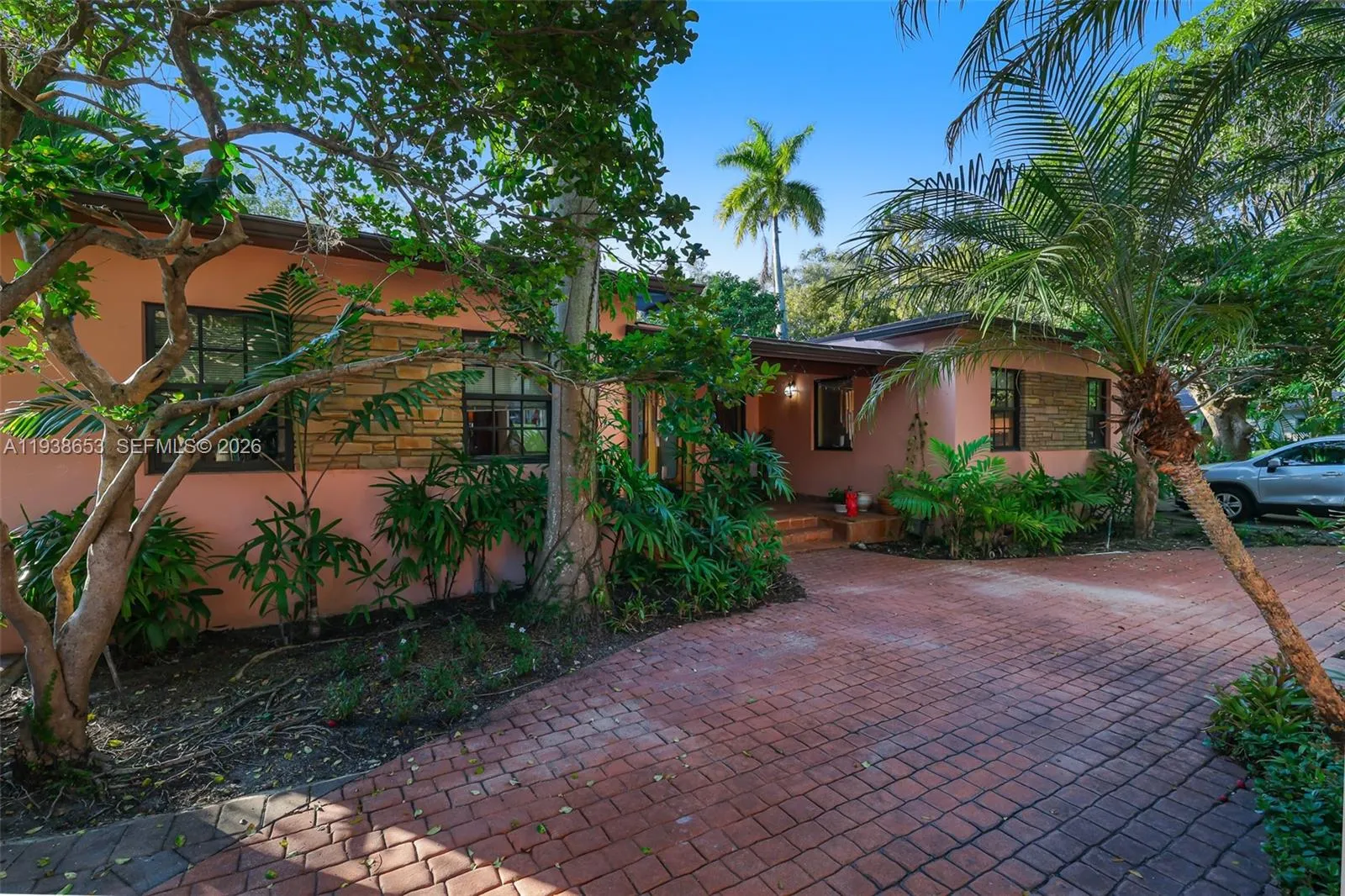 2650 Hilola St, Miami, Florida 33133, Miami, Florida 33133, 5 Bedrooms Bedrooms, ,4 BathroomsBathrooms,Residential,For Sale,2650 Hilola St, Miami, Florida 33133,A11938653
