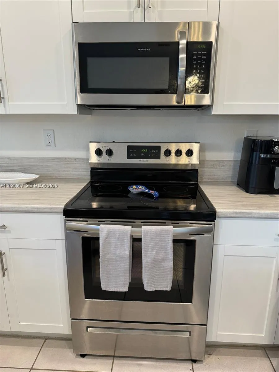 21441 Ne 3rd Pl, Miami, Florida 33179, Miami, Florida 33179, 3 Bedrooms Bedrooms, ,2 BathroomsBathrooms,Residential,For Sale,21441 Ne 3rd Pl, Miami, Florida 33179,A11938807