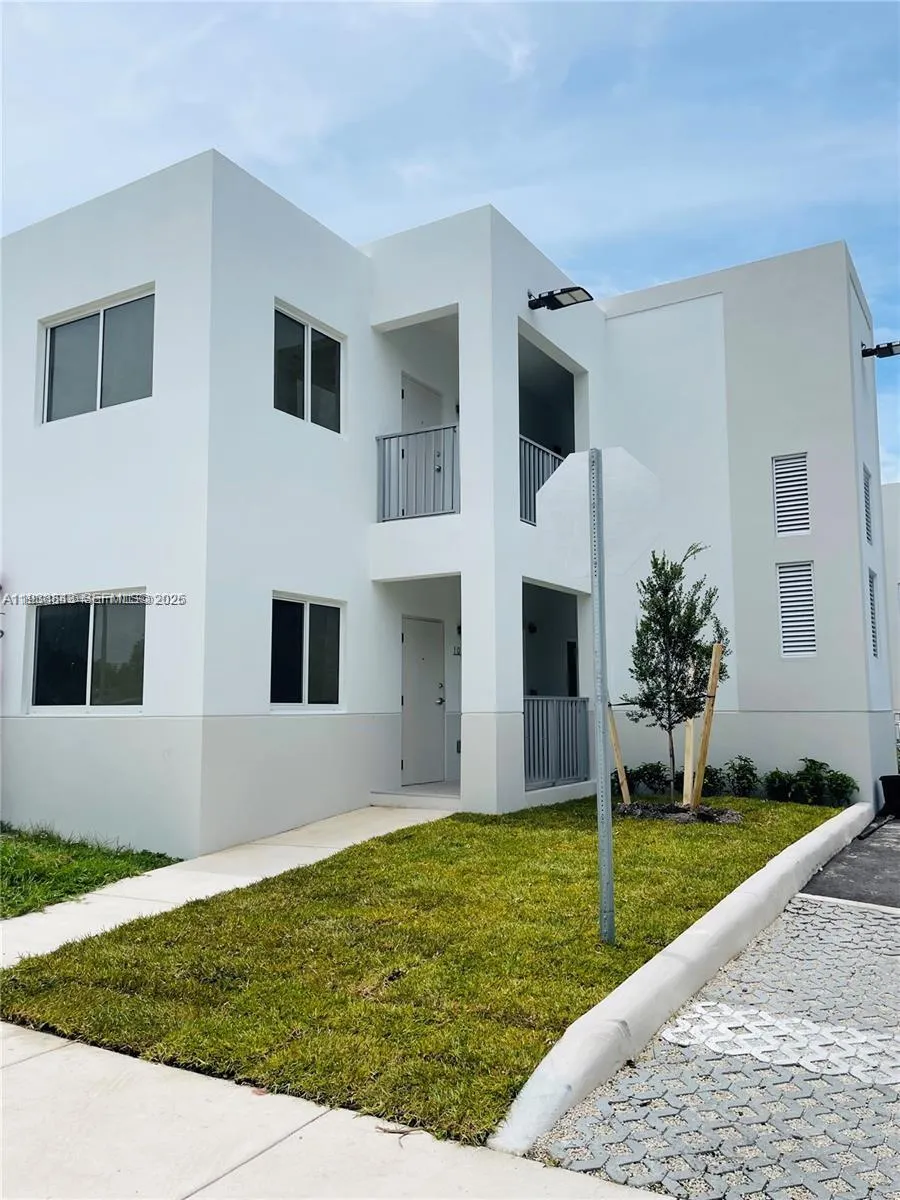 310 E 7th St 202, Hialeah, Florida 33010, Hialeah, Florida 33010, 2 Bedrooms Bedrooms, ,2 BathroomsBathrooms,Residential Lease,For Rent,310 E 7th St 202, Hialeah, Florida 33010,A11938843 310 E 7th St 202, Hialeah, Florida 33010, Hialeah, Florida 33010, 2 Bedrooms Bedrooms, ,2 BathroomsBathrooms,Residential Lease,For Rent,310 E 7th St 202, Hialeah, Florida 33010,A11938843