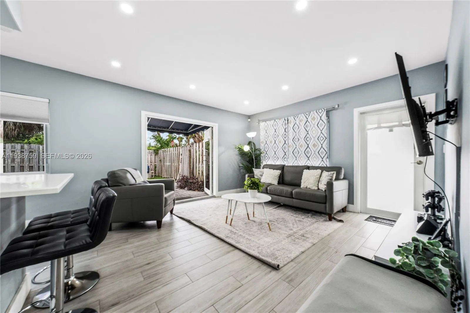 1400 Ne 14th St, Fort Lauderdale, Florida 33304, Fort Lauderdale, Florida 33304, ,Residential Income,For Sale,1400 Ne 14th St, Fort Lauderdale, Florida 33304,A11938759