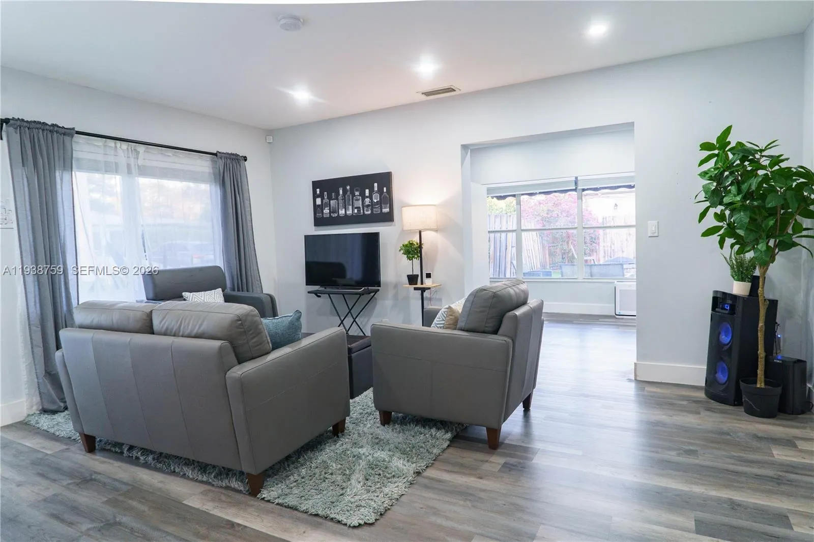 1400 Ne 14th St, Fort Lauderdale, Florida 33304, Fort Lauderdale, Florida 33304, ,Residential Income,For Sale,1400 Ne 14th St, Fort Lauderdale, Florida 33304,A11938759