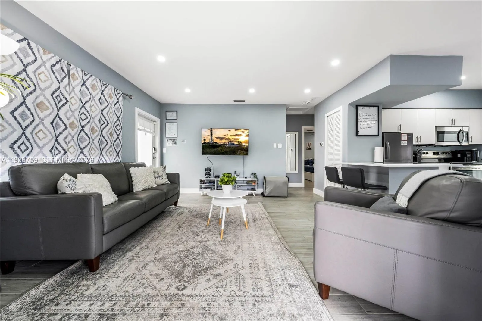 1400 Ne 14th St, Fort Lauderdale, Florida 33304, Fort Lauderdale, Florida 33304, ,Residential Income,For Sale,1400 Ne 14th St, Fort Lauderdale, Florida 33304,A11938759