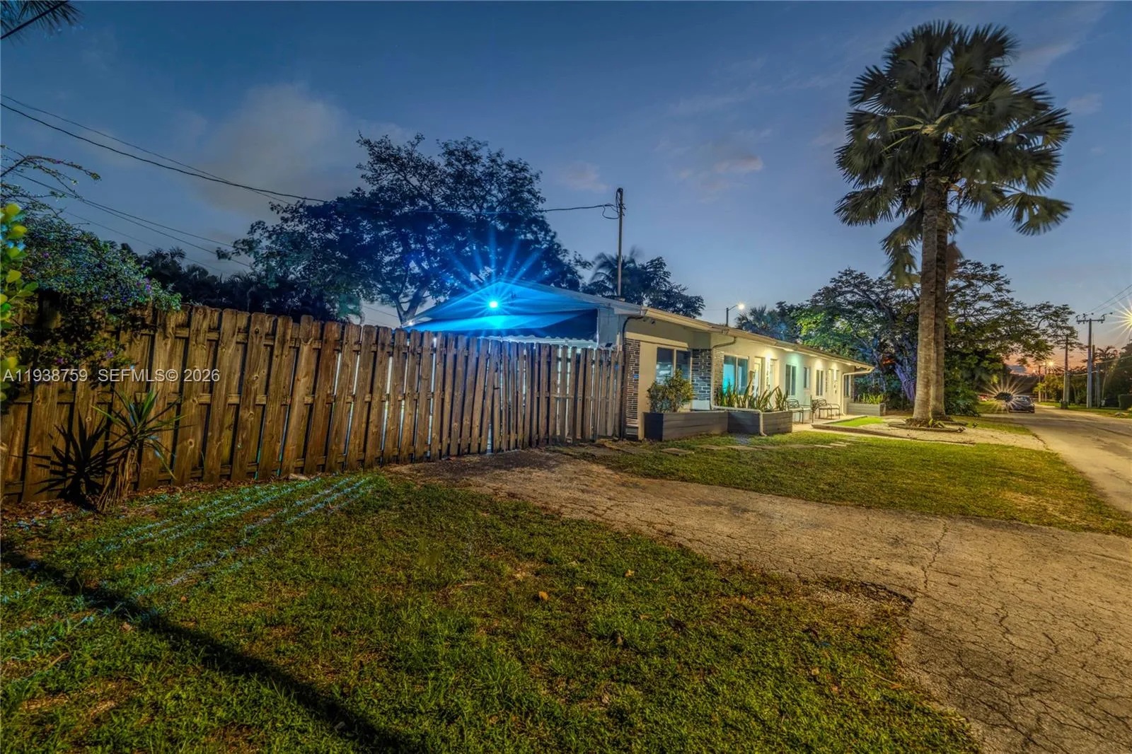 1400 Ne 14th St, Fort Lauderdale, Florida 33304, Fort Lauderdale, Florida 33304, ,Residential Income,For Sale,1400 Ne 14th St, Fort Lauderdale, Florida 33304,A11938759