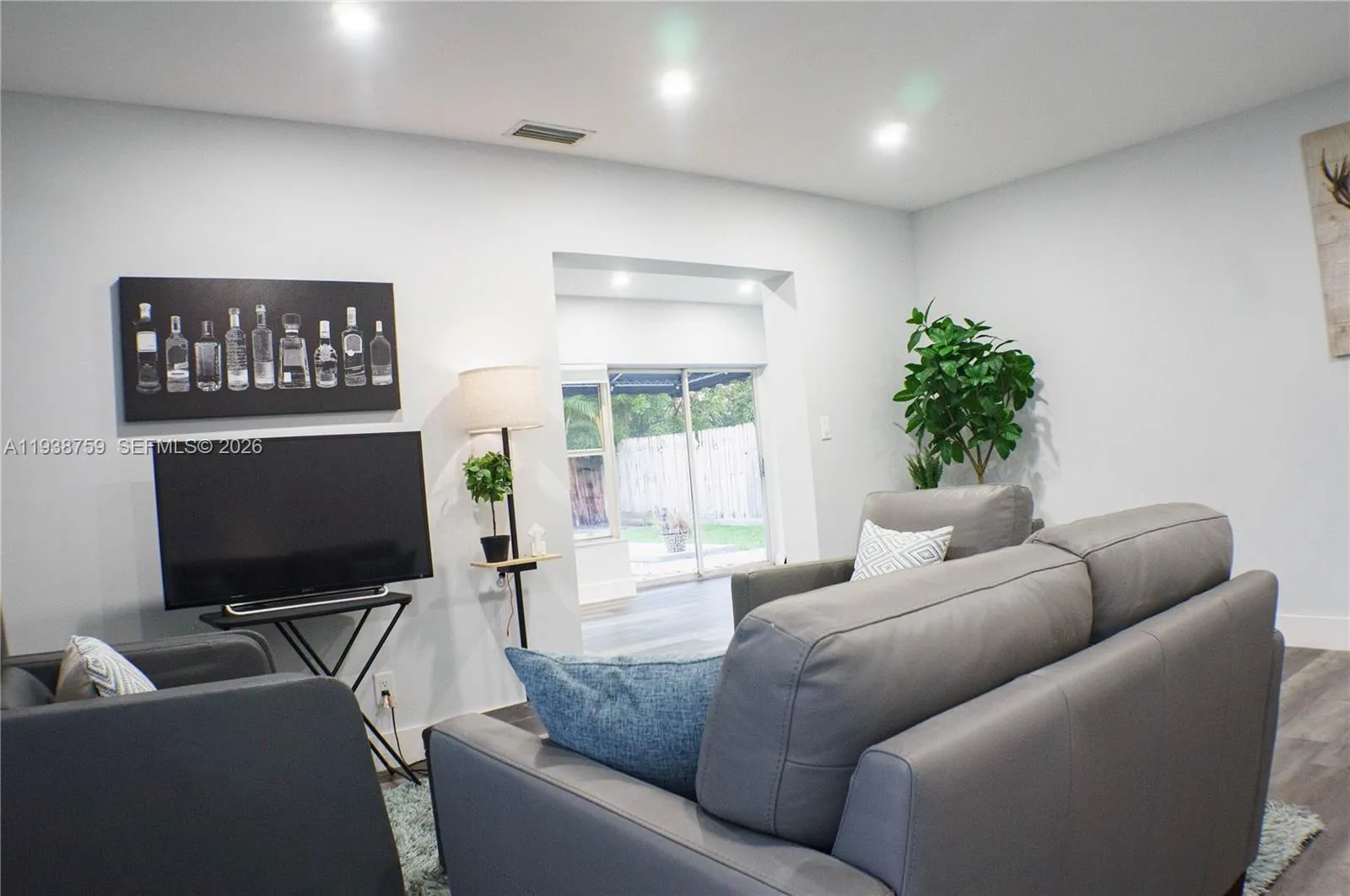 1400 Ne 14th St, Fort Lauderdale, Florida 33304, Fort Lauderdale, Florida 33304, ,Residential Income,For Sale,1400 Ne 14th St, Fort Lauderdale, Florida 33304,A11938759