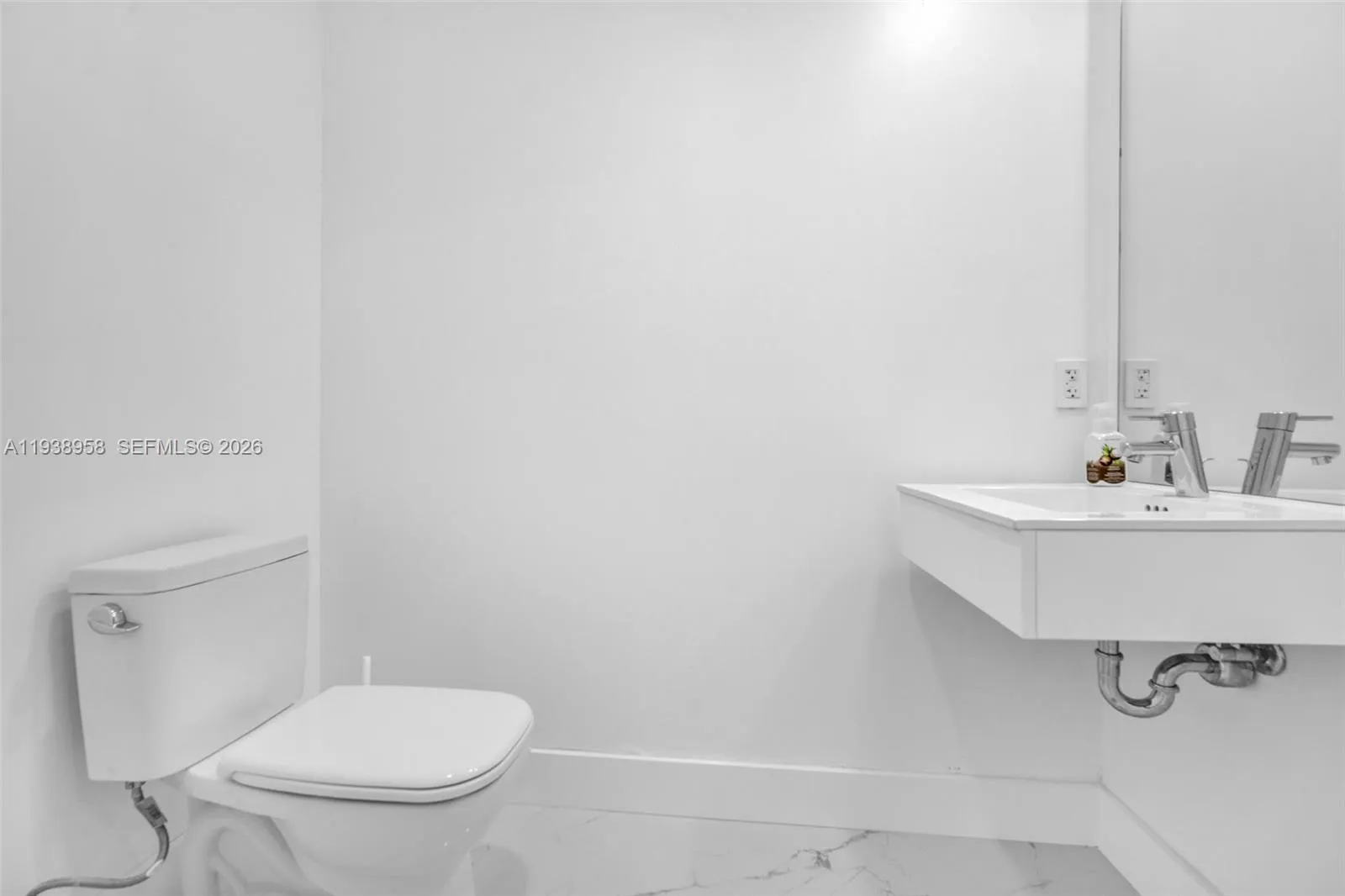 17111 Biscayne Blvd 411, North Miami Beach, Florid, North Miami Beach, Florida 33160, 2 Bedrooms Bedrooms, ,2 BathroomsBathrooms,Residential,For Sale,17111 Biscayne Blvd 411, North Miami Beach, Florid,A11938958