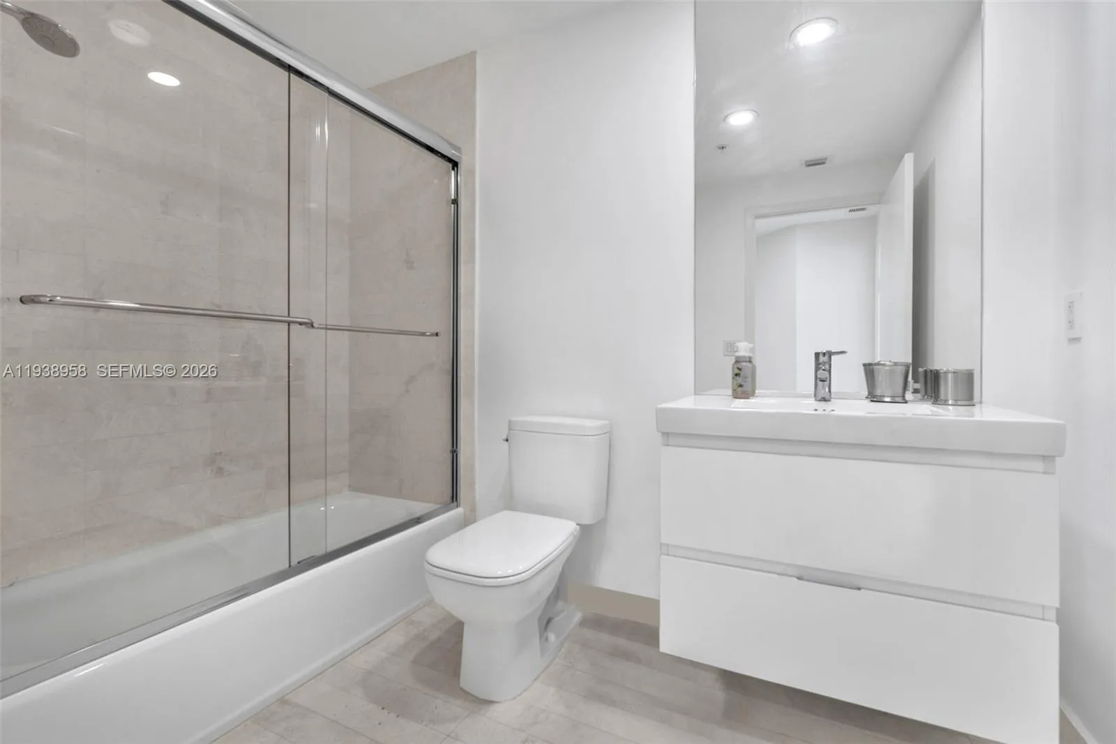 17111 Biscayne Blvd 411, North Miami Beach, Florid, North Miami Beach, Florida 33160, 2 Bedrooms Bedrooms, ,2 BathroomsBathrooms,Residential,For Sale,17111 Biscayne Blvd 411, North Miami Beach, Florid,A11938958