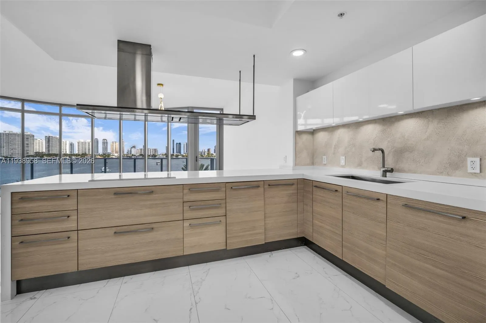 17111 Biscayne Blvd 411, North Miami Beach, Florid, North Miami Beach, Florida 33160, 2 Bedrooms Bedrooms, ,2 BathroomsBathrooms,Residential,For Sale,17111 Biscayne Blvd 411, North Miami Beach, Florid,A11938958