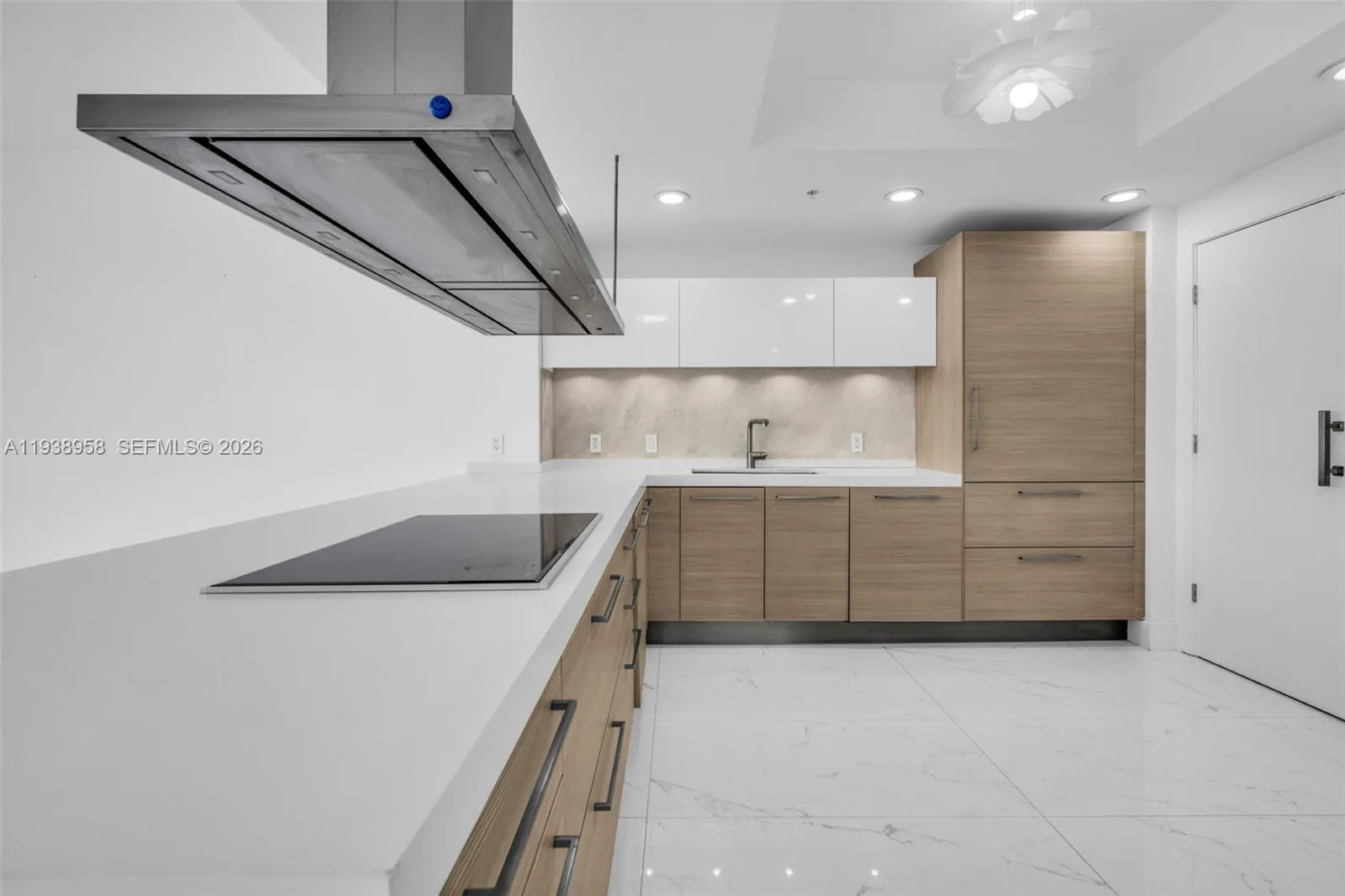 17111 Biscayne Blvd 411, North Miami Beach, Florid, North Miami Beach, Florida 33160, 2 Bedrooms Bedrooms, ,2 BathroomsBathrooms,Residential,For Sale,17111 Biscayne Blvd 411, North Miami Beach, Florid,A11938958