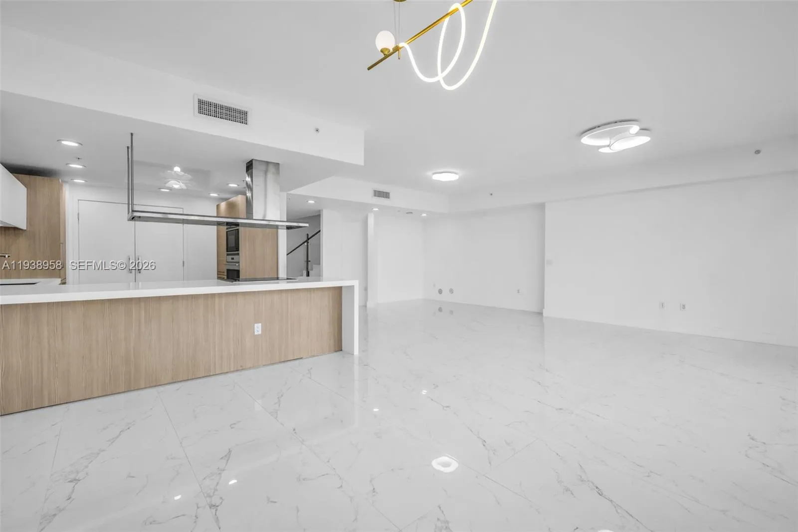 17111 Biscayne Blvd 411, North Miami Beach, Florid, North Miami Beach, Florida 33160, 2 Bedrooms Bedrooms, ,2 BathroomsBathrooms,Residential,For Sale,17111 Biscayne Blvd 411, North Miami Beach, Florid,A11938958
