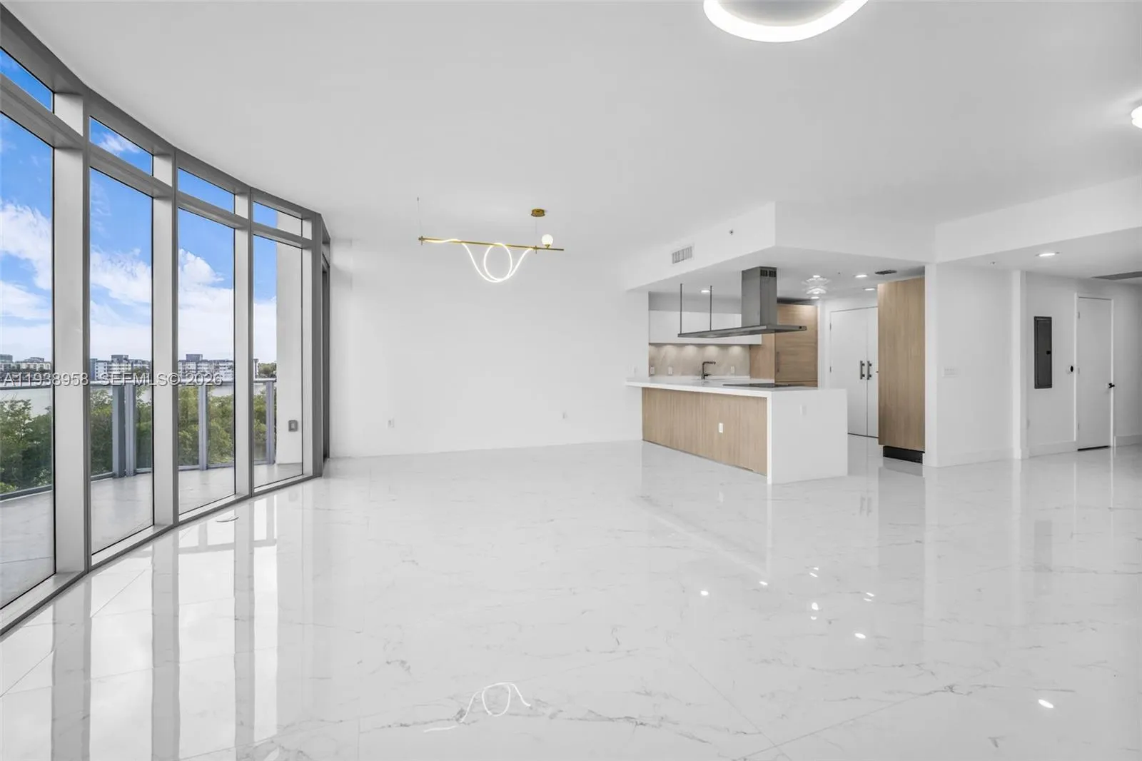 17111 Biscayne Blvd 411, North Miami Beach, Florid, North Miami Beach, Florida 33160, 2 Bedrooms Bedrooms, ,2 BathroomsBathrooms,Residential,For Sale,17111 Biscayne Blvd 411, North Miami Beach, Florid,A11938958
