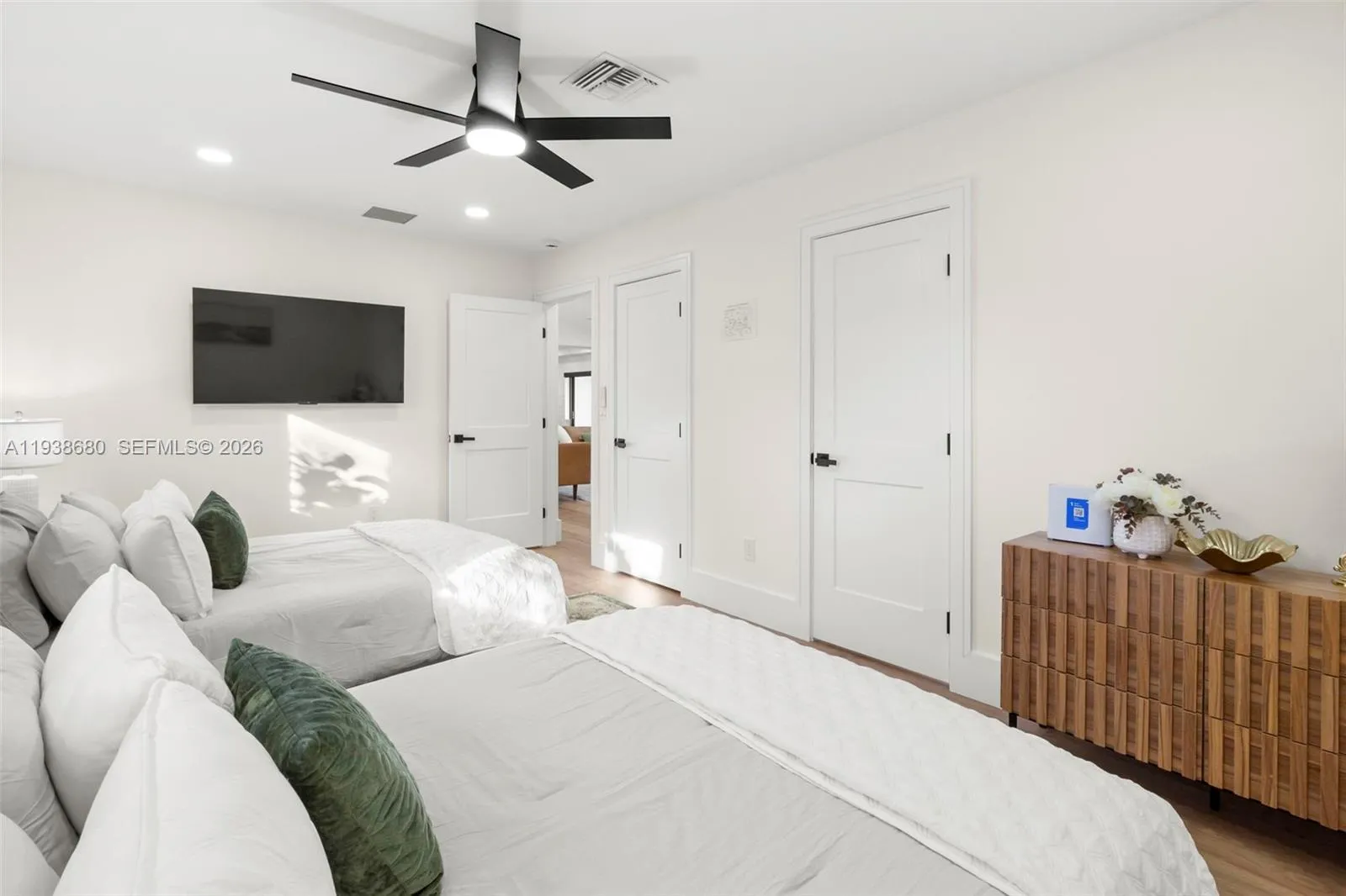 3540 Ne 28th Ave, Lighthouse Point, Florida 33064, Lighthouse Point, Florida 33064, 4 Bedrooms Bedrooms, ,2 BathroomsBathrooms,Residential Lease,For Rent,3540 Ne 28th Ave, Lighthouse Point, Florida 33064,A11938680