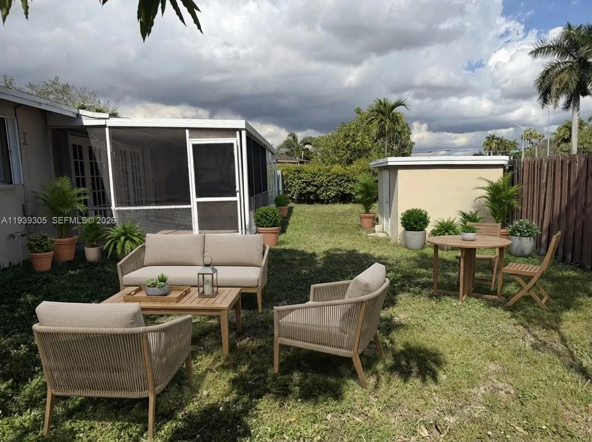 8111 Sw 129th Ave, Miami, Florida 33183, Miami, Florida 33183, 3 Bedrooms Bedrooms, ,2 BathroomsBathrooms,Residential Lease,For Rent,8111 Sw 129th Ave, Miami, Florida 33183,A11939305