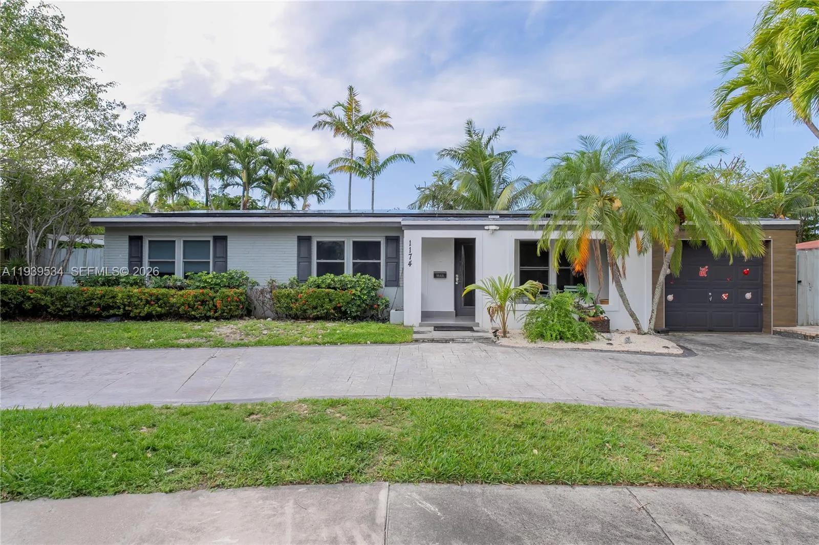 1174 Garfield St, Hollywood, Florida 33019, Hollywood, Florida 33019, 3 Bedrooms Bedrooms, ,2 BathroomsBathrooms,Residential,For Sale,1174 Garfield St, Hollywood, Florida 33019,A11939534