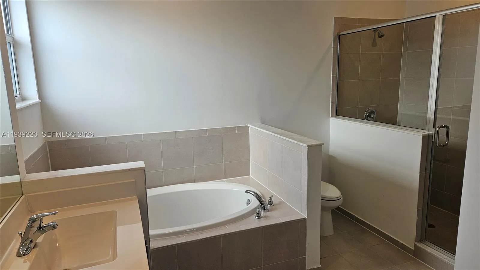 1433 Se 27th Ter, Homestead, Florida 33035, Homestead, Florida 33035, 5 Bedrooms Bedrooms, ,3 BathroomsBathrooms,Residential,For Sale,1433 Se 27th Ter, Homestead, Florida 33035,A11939223