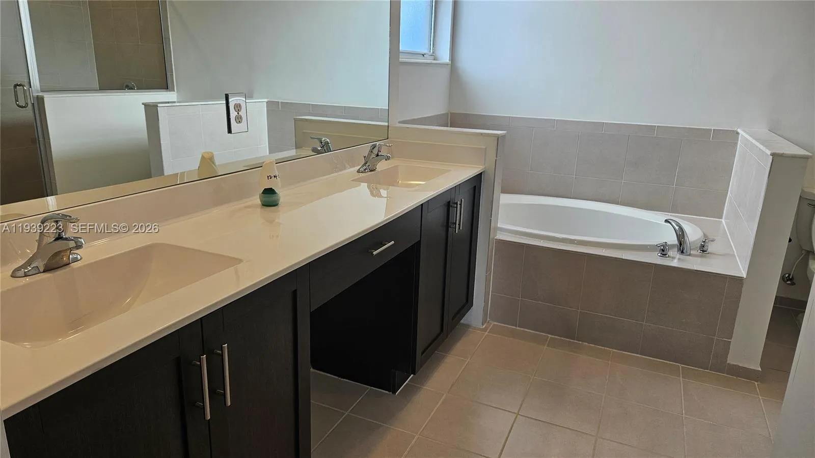 1433 Se 27th Ter, Homestead, Florida 33035, Homestead, Florida 33035, 5 Bedrooms Bedrooms, ,3 BathroomsBathrooms,Residential,For Sale,1433 Se 27th Ter, Homestead, Florida 33035,A11939223