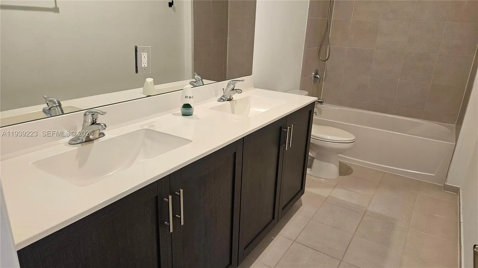 1433 Se 27th Ter, Homestead, Florida 33035, Homestead, Florida 33035, 5 Bedrooms Bedrooms, ,3 BathroomsBathrooms,Residential,For Sale,1433 Se 27th Ter, Homestead, Florida 33035,A11939223